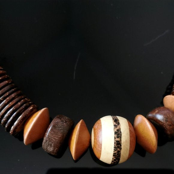 Vintage Boho Chunky Style 80s Coconut and Wooden Beaded Necklace - Picture 4 of 5